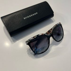 BURBERRY Signature Print Sunglasses